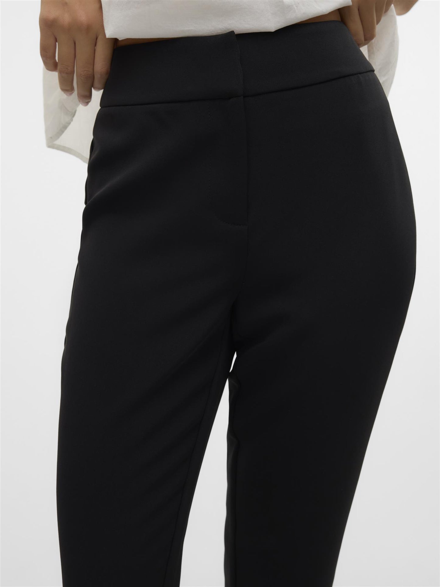 Ciri capri pant