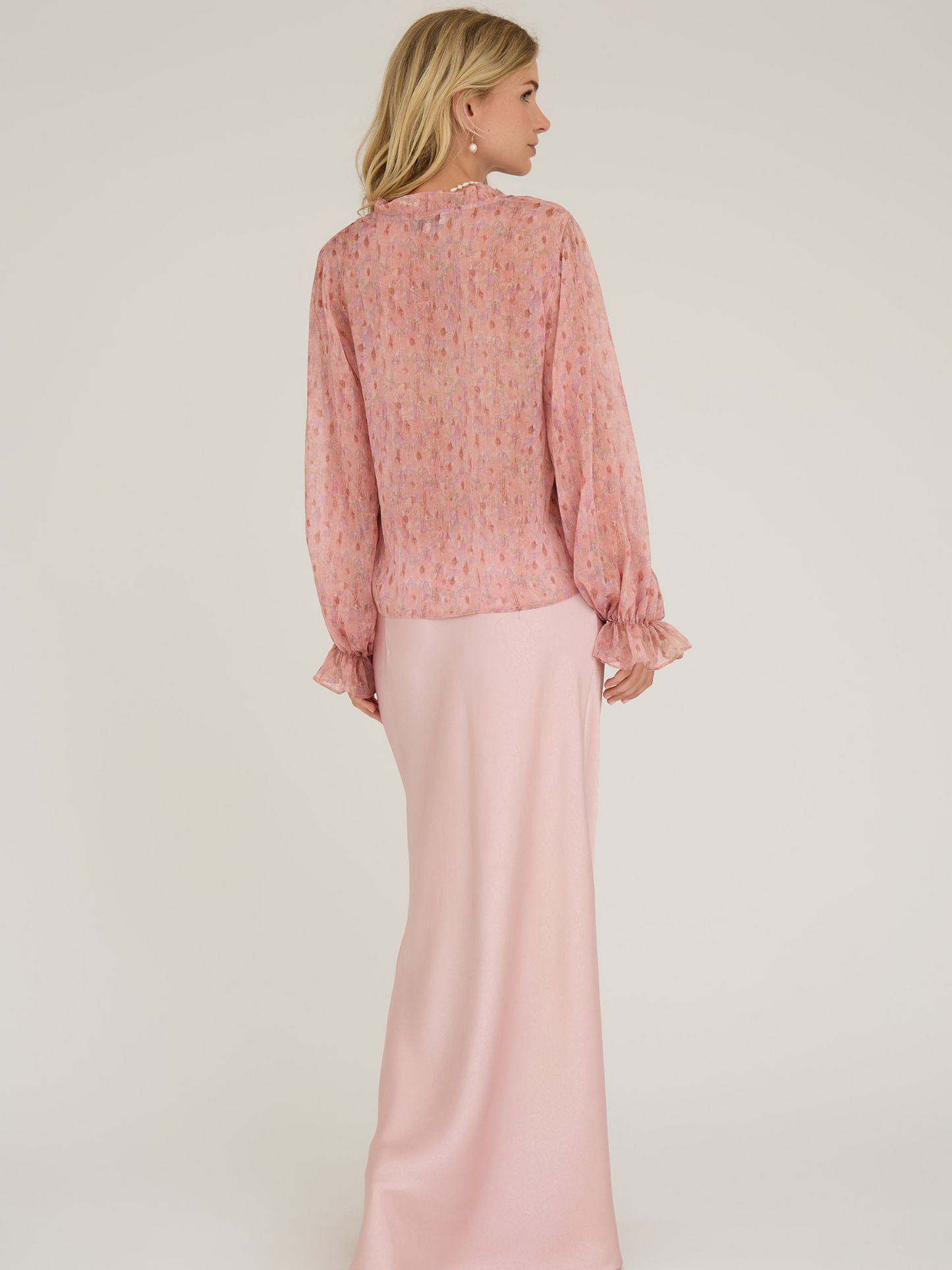 Flounce blouse