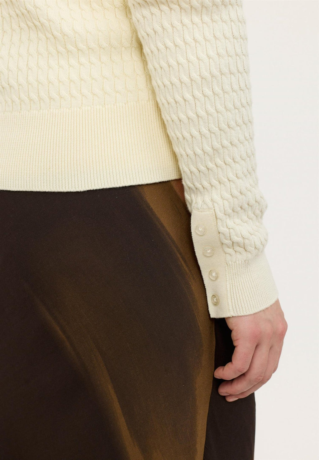 Beth V - neck knit - novalieshop