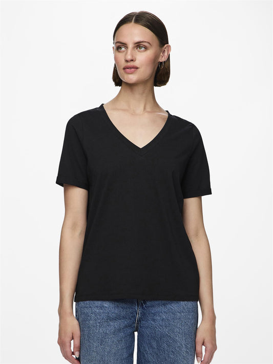 Ria V-neck solid tee