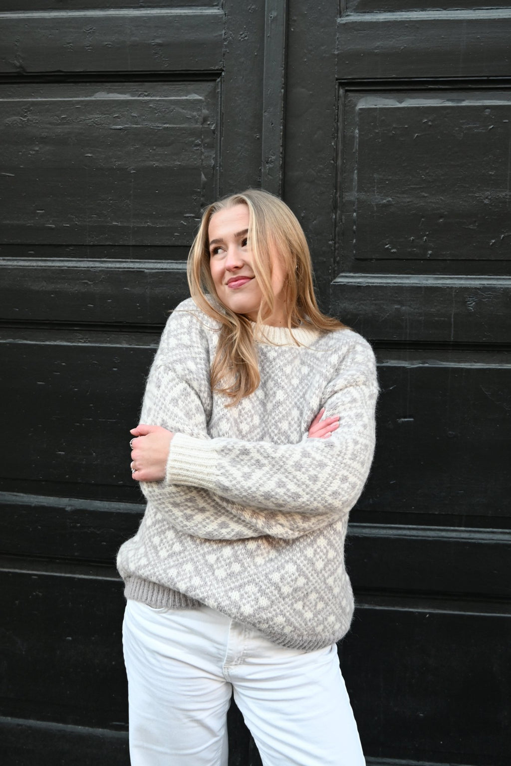 Inga o - neck oversized pullover - novalieshop