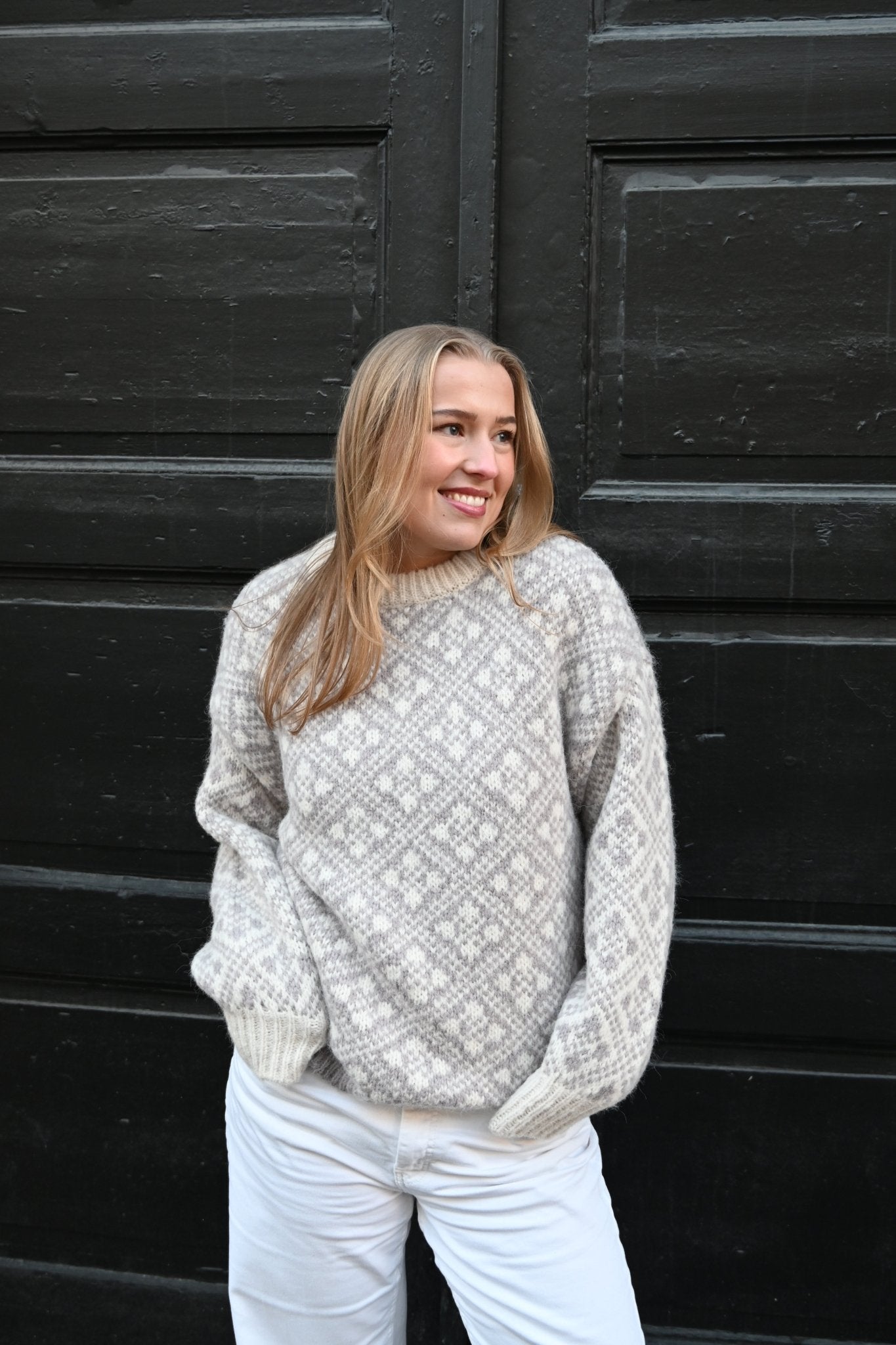 Inga o - neck oversized pullover - novalieshop