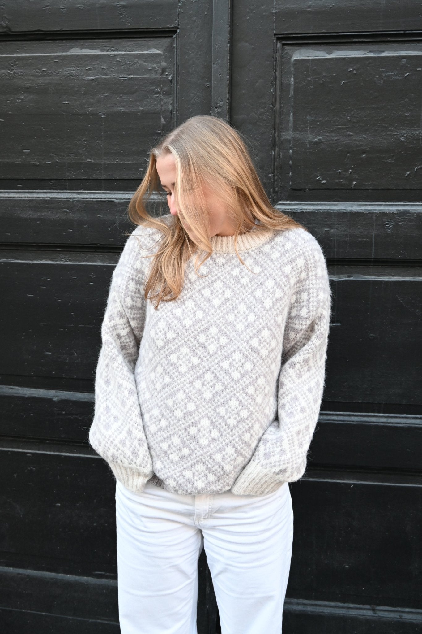 Inga o - neck oversized pullover - novalieshop