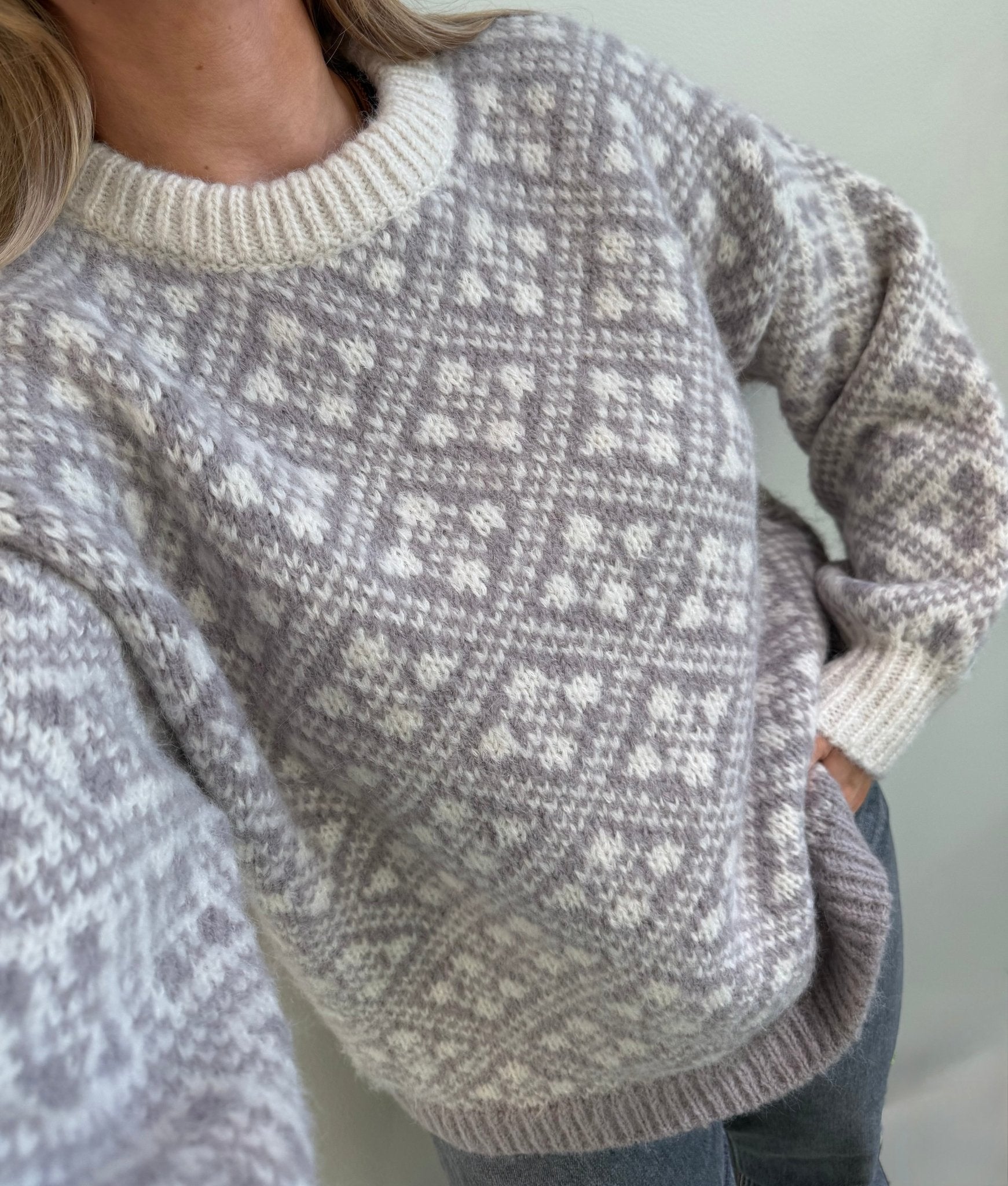 Inga o - neck oversized pullover - novalieshop