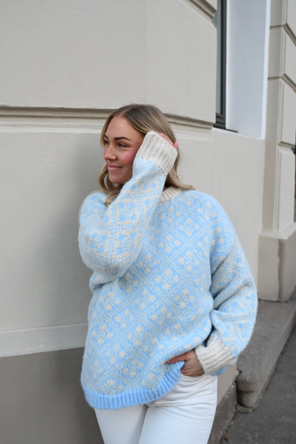 Inga o - neck oversized pullover - novalieshop