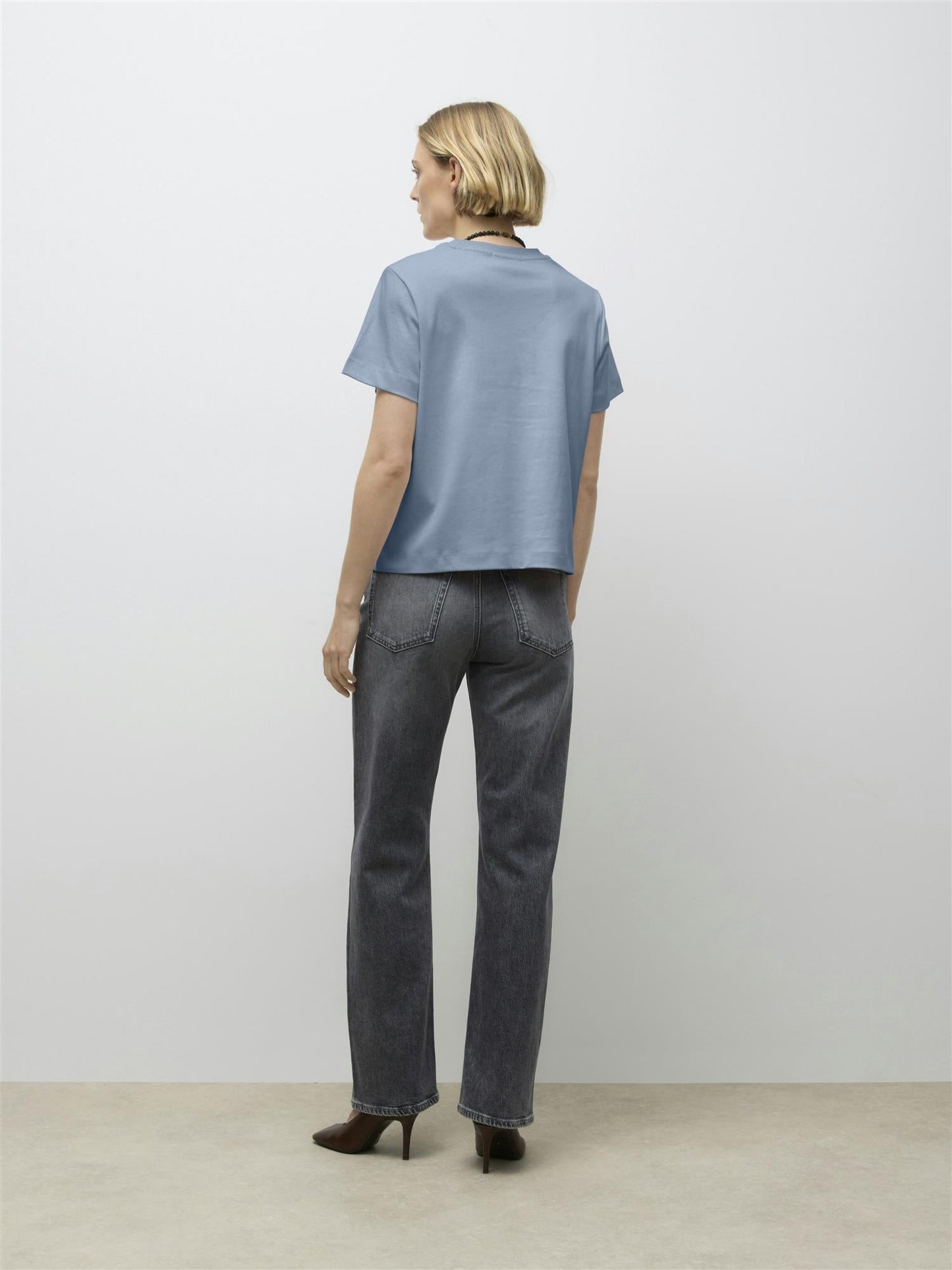Naima o - neck t-shirt - novalieshop