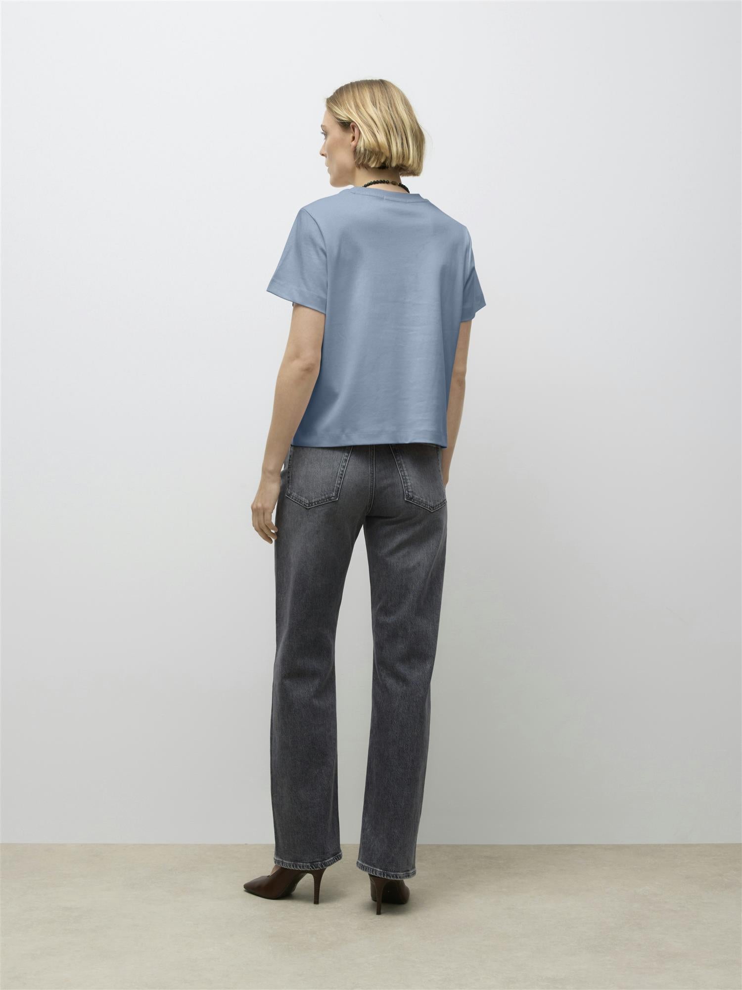 Naima o - neck t-shirt - novalieshop