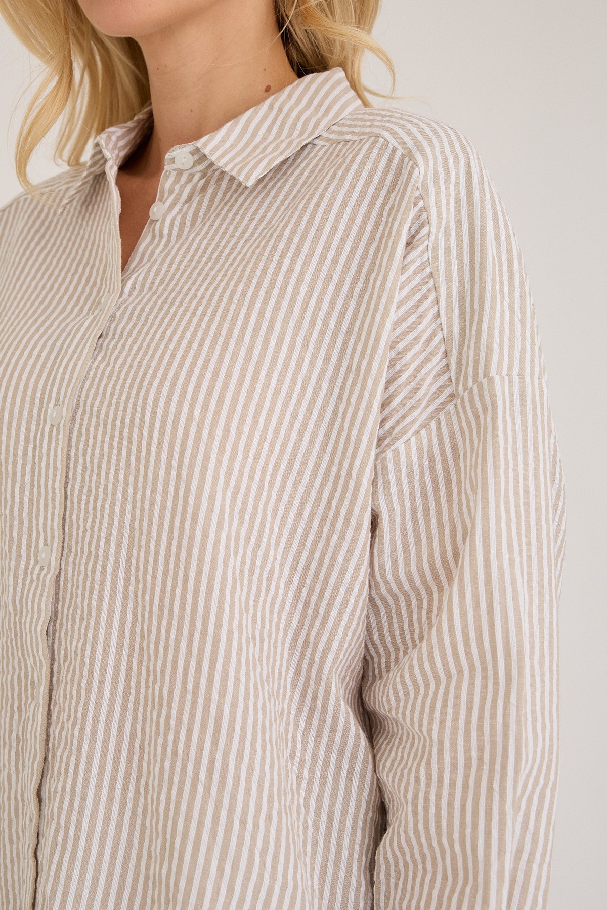Sonja new shirt - Sand/ White - novalieshop
