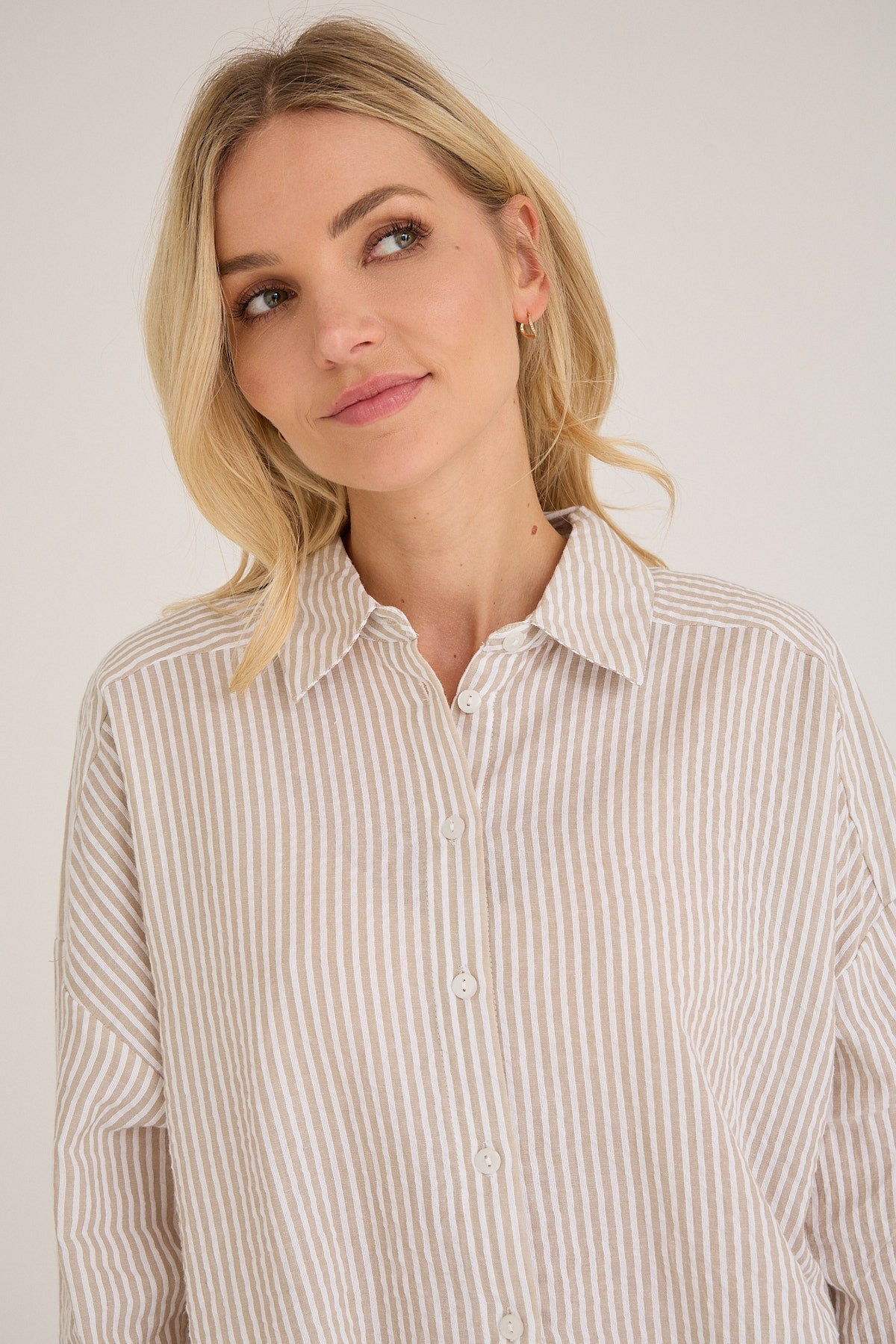 Sonja new shirt - Sand/ White - novalieshop